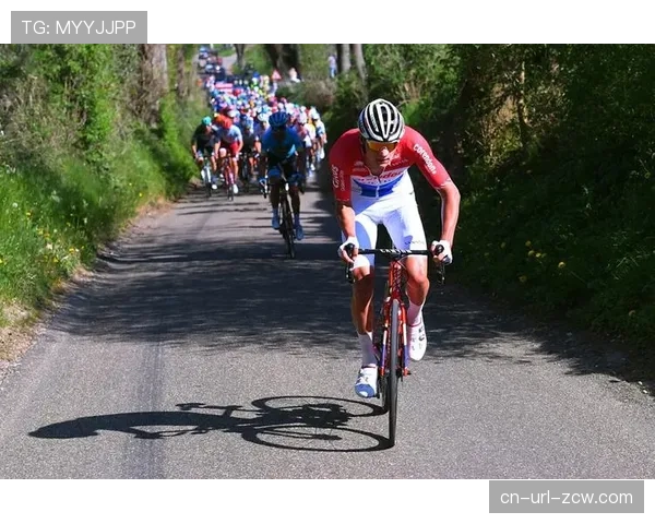 观察：范德普尔回归即胜，其“古典赛”式山地骑行风格是否无解？